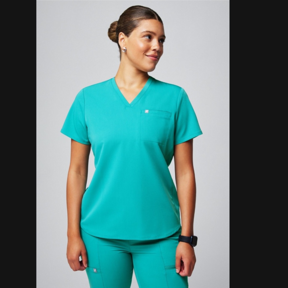 Fabletics Vital Scrub Top Blue Lagoon Large